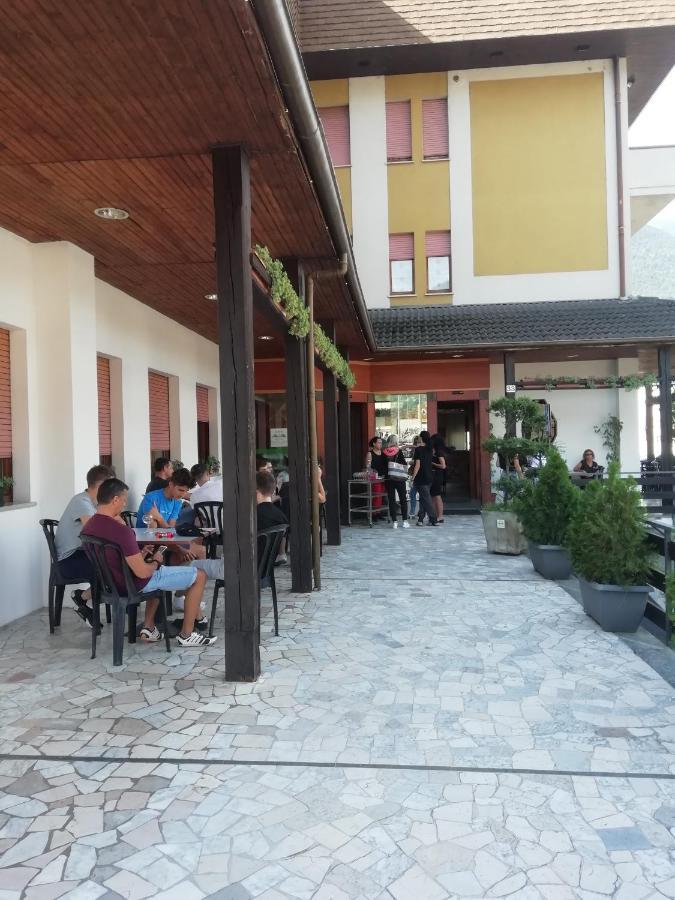 Hotel Rezia Valtellina 莫尔贝尼奥 外观 照片