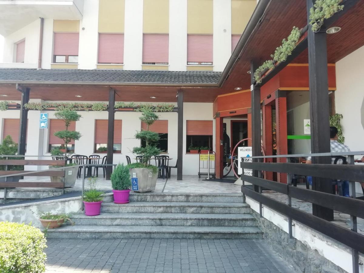 Hotel Rezia Valtellina 莫尔贝尼奥 外观 照片